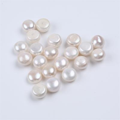 China Jewelry Making Wholesale Natural 13-14mm Freshwater Button Loose Pearls for sale