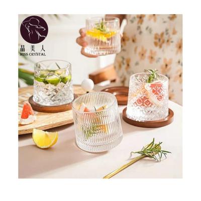 China 360 Degree Whiskey Cup Crystal Spinning Whiskey Glass For Rotating Decompression Tumblers for sale