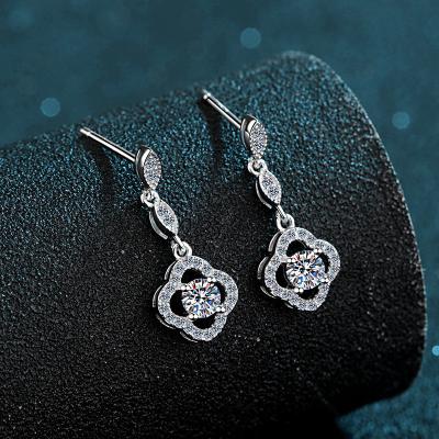 China Original Romantic Diamond Test Past Total 925 Silver 0.6 ct Sparkle D Color Moissanite Clover Dangle Earrings Gemstone Drop Earrings for sale