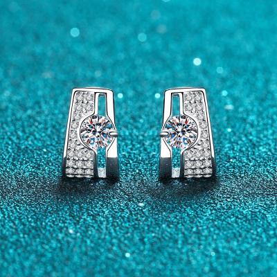 China Brilliant 925 Carat Original Silver CLASSIC Total 0.6 Cut Diamond Test Past D Color Moissanite Trapezoid Stud Earrings Women Jewelry for sale