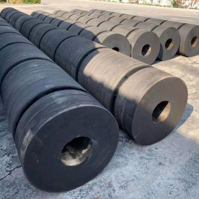 China Used To Protect Ship And Docks Cylindrical Type Rubber Tug Fender Qingdao Xincheng Price for sale