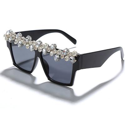 China Fashion Sunglasses 2021 Wholesale Sun Glasses Rhinestone Shades Newest Arrival Designer Luxury Oversized Eyewear Sunglasses for sale