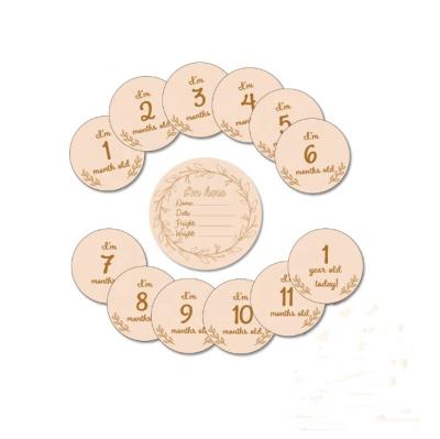 China Folk Art Newborn Baby Shower Gifts Wooden Milestone Photo Cards, Double Sided Photo Prop Milestone Discs for sale