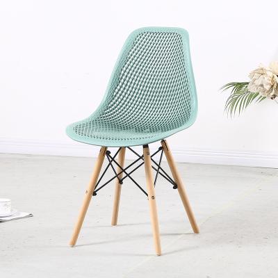 China Wholesale Cheap Colorful Wooden Leg Modern Plastic Ergonomic Single Green Dining Chair Optional for sale