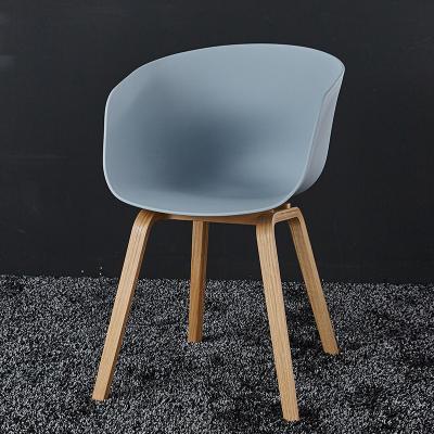 China Wholesale Colored Leg Wooden Modern Furniture Leaning Furniture Polypropylene Plastic Plastic Chair for sale