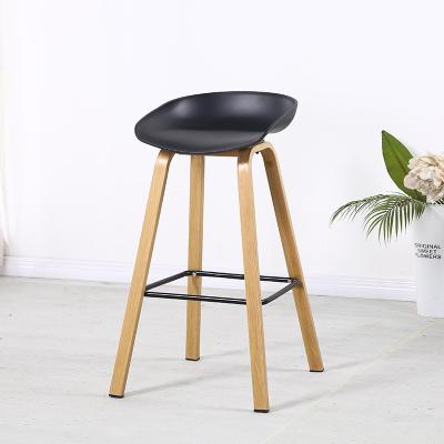 China Free Sample Metal Transfer Counter Plastic Bar Chairs Eco-friendly Modern Fashionable Thermal Leg Bar Stools for sale