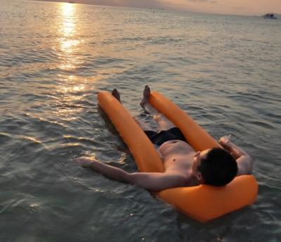 China Water Diving Recreation 2021 Summer Outdoor Inflatable Sofa Bed Seaside Water Fast Inflatable Floating Hammock for sale