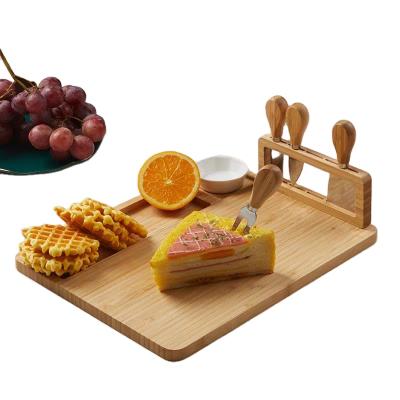 China Custom Bamboo Cutting Board Eco-Friendly Sustainable With Cutlery Set for sale