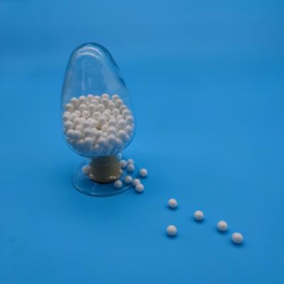 China 20mm Ceramisch Schot die Witte Alumina Bal voor Aardolie Productie uithameren Te koop