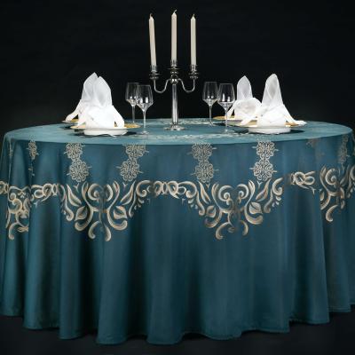 China Manufacturer Direct Sales Reversible Digital Waterproof Jacquard Tablecloth For Hotel Banquet for sale