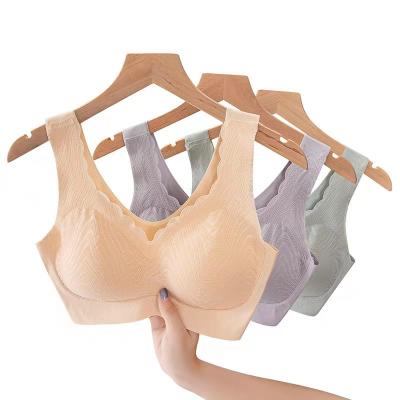 China Wire Free Comfortable Women One Piece Seamless Lift Up Padded Lace Bra for sale