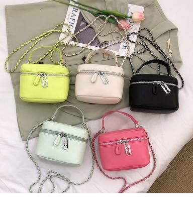 China 2022 SXCCYH spring summer fashion chain shoulder soft handbag box news waterproof bag women simple net bag trend bag Red Cross for sale