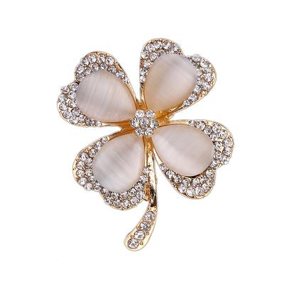 China 2021 Elegant High Quality Rhinestone Four Leaf Clover Flower Corsage Brooch Diamond Opal Brooch Pin Fashion Delicate for sale