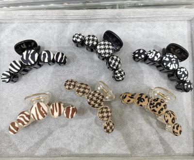 China Korean Fashion Style Design Claw Clips Comfortable Large Hair Accessories Women Girls Hair Claw Clip for sale