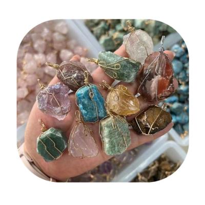 China Europe Factory direct sales cheap crystals minerals raw gemstone natural colorful mixed quartz rough stones crystal pendants for gift for sale