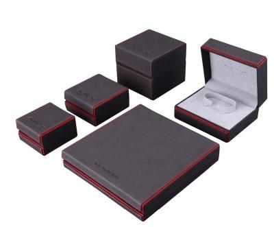 China Counter Recyclable Wholesale Gift Display Storage Quilting Jewelry Box For Packaging Jewelry Set for sale