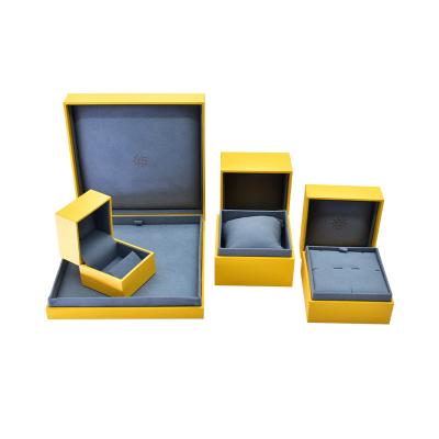 China Handmade Wholesale Custom Logo Printed Yellow Lid Cardboard Jewelry Box Packaging Custom Logo Printed PEND Rings Earring Bracelet for sale