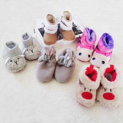 China 2021 Wholesale Free Shipping Cartoon Animal Small Winter Durable Kids Bedroom Fluffy Indoor Slipper for sale