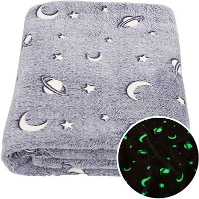 China Anti-pilling Customized Glow in the Dark Blanket Fabric with Luminous Stars Plush Flannel Fleece Blanket for Kids Gift for sale