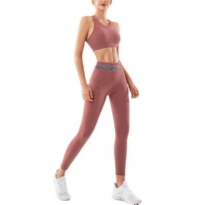 China Breathable Women's High Rise Hip Lift Seamlessly Compress Sports Bras and Running Gaiters Yoga Pants Set for sale