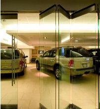 China Movable Frameless Glass Partition Wall For Bank,Airport and Cenvention Center for sale