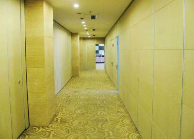 China Acoustic Woven Modern Office Partitions Retractable  Steel Gusseted Reinforced for sale