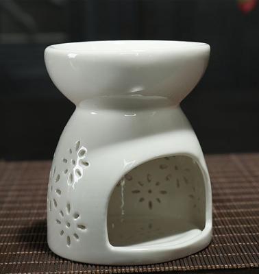 China American Wholesale Cute Scented Ceramic Scented Melt Wax Melt Ceramic Candle Heart Incense Lantern Porcelain Essential Oil Burner Warmer for sale