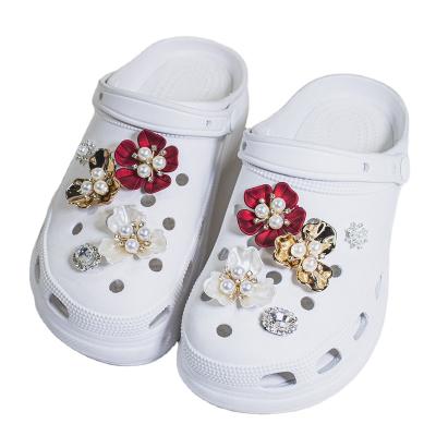 China Eco-froendly Pearl Flower Shoe Decorations Shoe Charms Circular Women Shoes Flower Decoration Items Set for sale