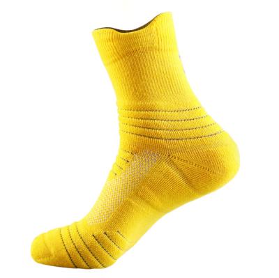 China QUICK DRY Professional Overlay Sports Socks With Towel Bottom Thick Cushioning And Shock Absorption Running Socks for sale