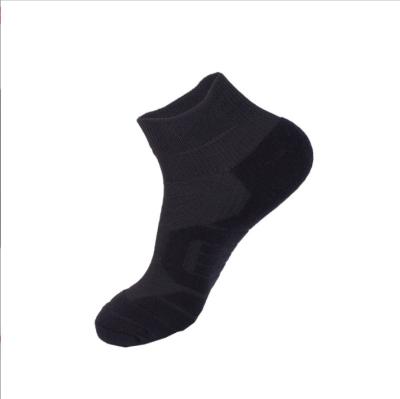 China Disposable Mens Sports Socks Breathable Sweat Absorption Running Towel Bottom Thickened Anti-Wear Basketball Socks for sale