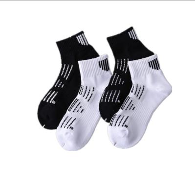 China New outdoor quick-drying nylon men's breathable sports spring and summer running socks QUICK-DRY boat socks for sale