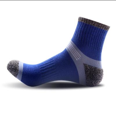 China QUICK DRY Spring Knocks New Men's Wool Ring Socks Basketball Sports Outdoor Hike Socks for sale