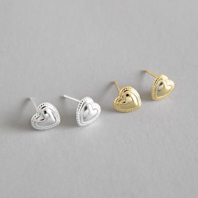 China Trendy Fashion Women 925 Sterling Silver Miligrain Heart Stud Earrings for sale