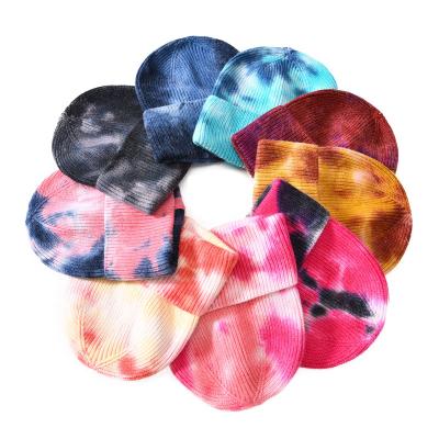 China 2021 COMMON New Design Wholesale Adults Winter Hign Quality Acrylic Thing Striped Tie Dyed Spot Custom Knit Beanie for sale