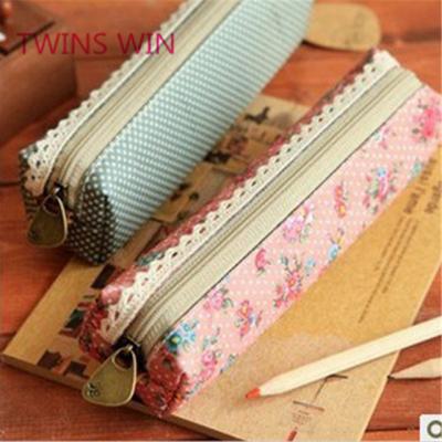 China 2019 new arrival superior Korean style Pen Cases /pen bag sale 2019 floral large Pen Case Pen Bag Wholesale 913 canvas stationery bag for sale