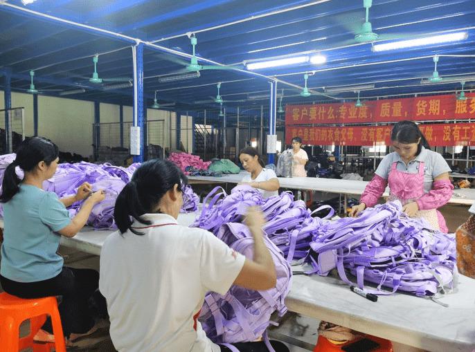 Verified China supplier - Baoding Baigou New City Fengchuang Bag Factory