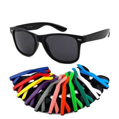 China Trendy Fashion Sunglasses Classic Unisex Sunglasses With Custom Logo for sale