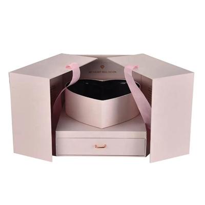 China Recyclable Art Paper Cardboard Custom Packaging Box Pink Heart Shaped Flower Gift Box For Anniversary Birthday Wedding Valentines Day for sale