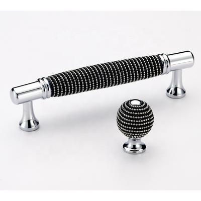 China Modern Design Modern Chain Mesh Swing Door Pull for sale