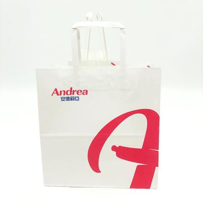 China Recycled Materials Wholesale Logo Customized Bag OEM Clothing Food Kraft Paper Tote Packaging Shopping Bag Gift Recyclable Foldable Bag Accept for sale