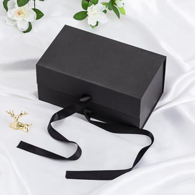 China Luxury Recycled Materials Custom Closures Recycled Magnetic Tape Printing Logo Paper Gift Boxes Package Box Folding Packaging for sale