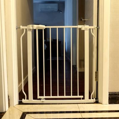 China Popular Single Function Main Playpen Safety Eco-freindly Design Child Gate Pet Barrieradjustable Retractable Gates for sale