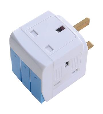 Chine Multifunctional Customizable Travel Power Adapter Multi-function Customizable Hot Selling Portable UK Adapter Plug à vendre