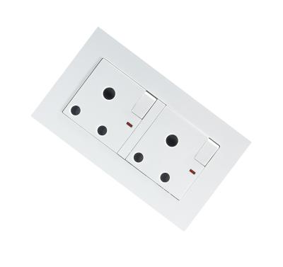 China 146x86mm Residential/Multipurpose 2 Way European Plug-Outlet Wall Outlet en venta