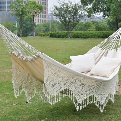 China Modern Handmade Brazilian Macrame Large Fringe 2 Person Boho Hammock Devil Double Deluxe Chair for Beach and Wedding Party for sale