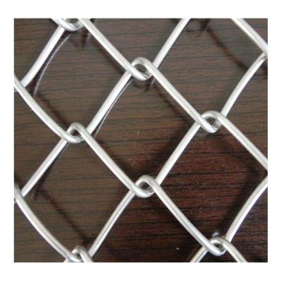 China Hot Galvanized Decorative Fence Mesh Chain Link Fence / Diamond Wire Mesh Fence for sale