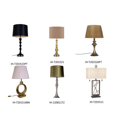 China Modern Modern Style Gold Base Hollow Out Beside Living Room Bedroom Table Lamp / Desk Lamp With White Fabric Shade for sale