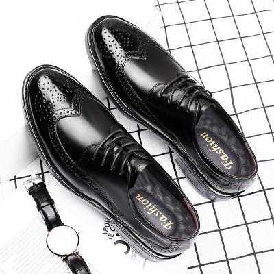 China Luxury Anti-Smell Gentlemen Fashion Formal Dress Brogue Shoes For Men Genuine Leather Men's Leather for sale