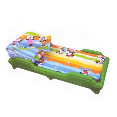 China LYKF1002 Modern Plastic Kindergarten Stackable Bed, Cheap Kindtergarden Bed, Naptime Colorful Crib In Stock for sale