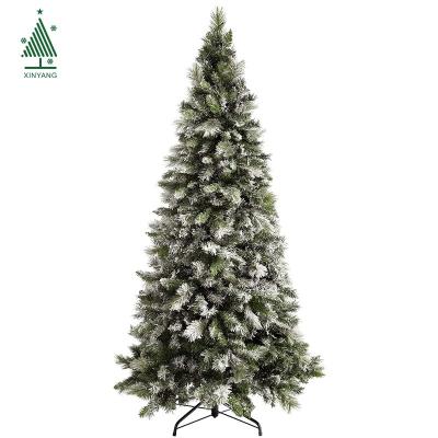 China Christamas Decoration 2020 New Style Luxury Indoor Christmas Decor 6ft Hinged Artificial Snow Flocked Christmas Tree for sale